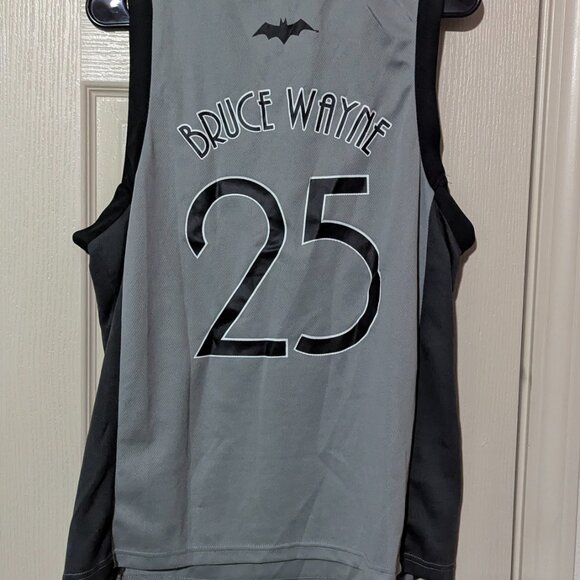 Batman: The Animated Series LootCrate Exclusive Jersey Size S - Picture 4 of 5